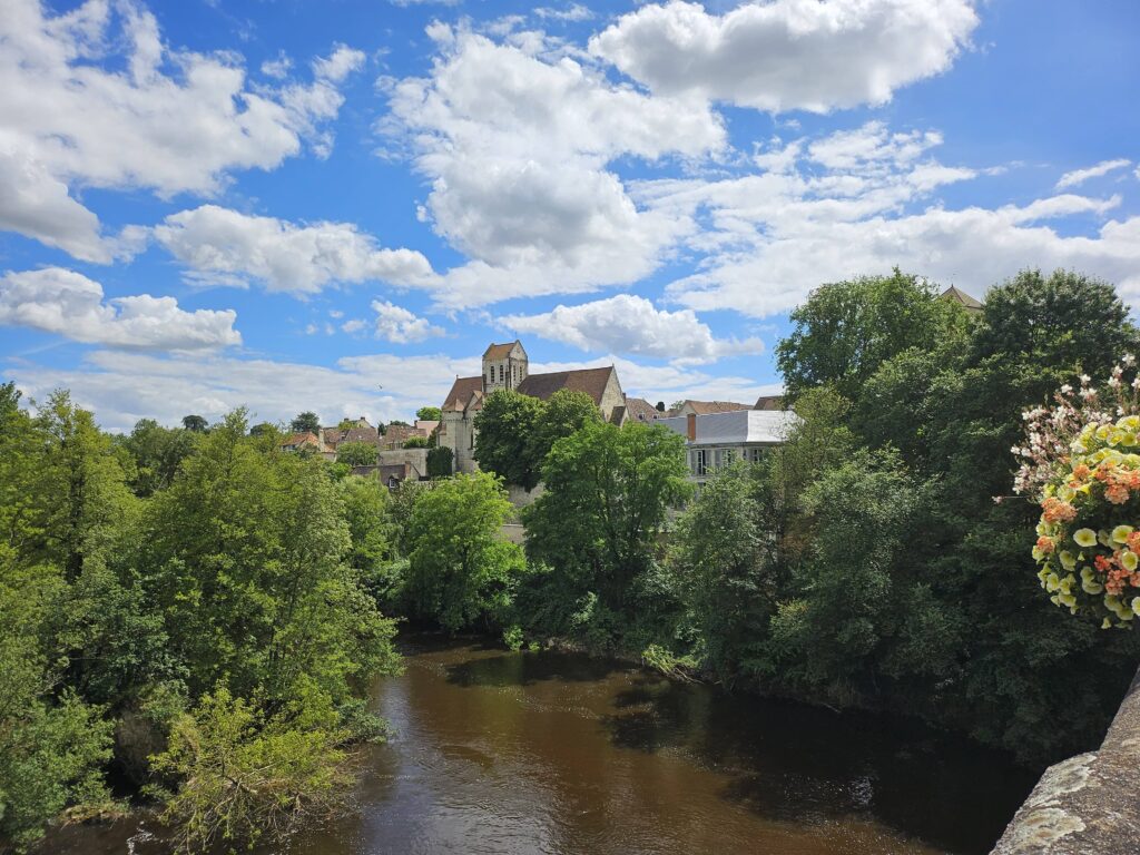 location meublés de la roche posay vue église rivière Creuse