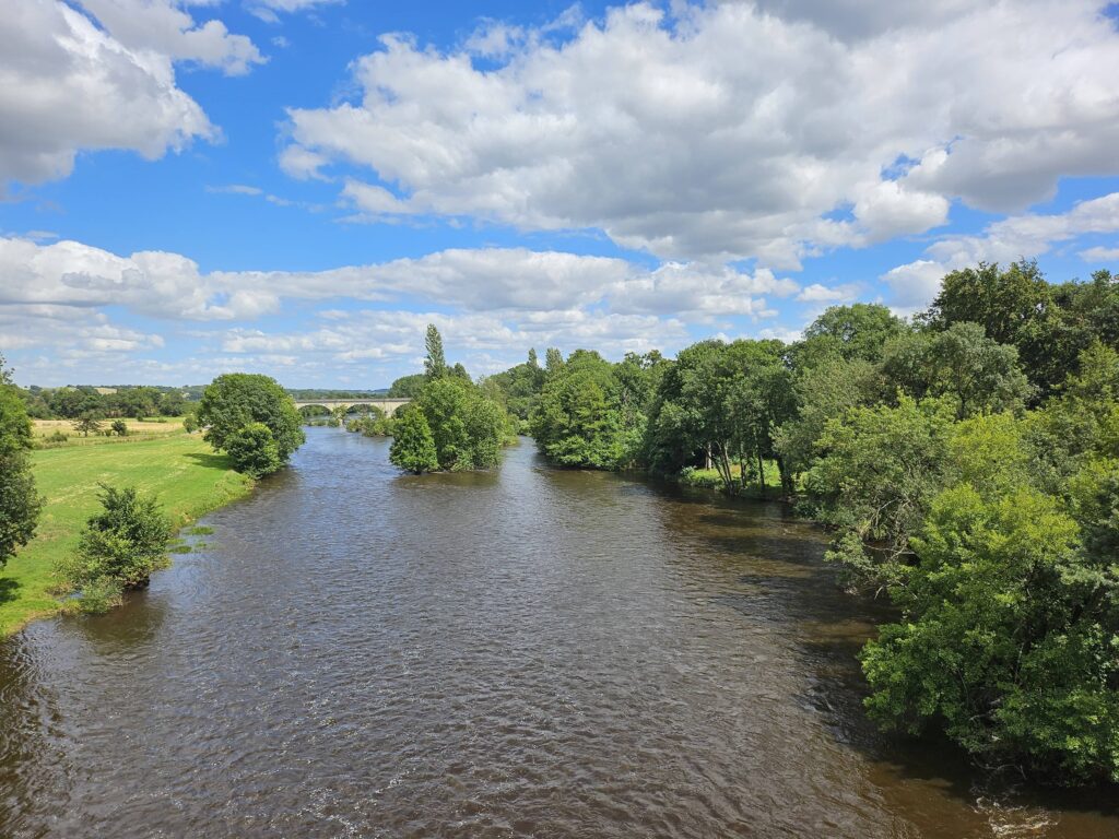 meublés de la roche posay vue pont rivière Creuse